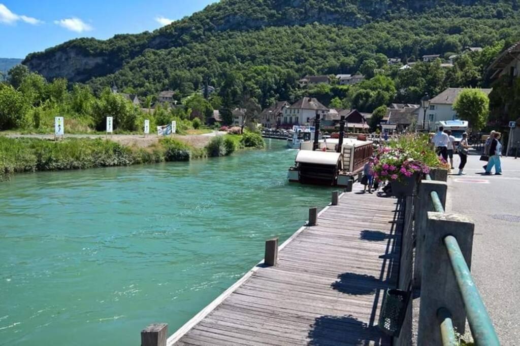 Le Portougais, Chalet A Chanaz, La Petite Venise Savoyarde Εξωτερικό φωτογραφία