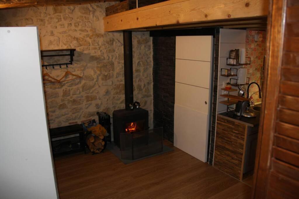 Le Portougais, Chalet A Chanaz, La Petite Venise Savoyarde Εξωτερικό φωτογραφία
