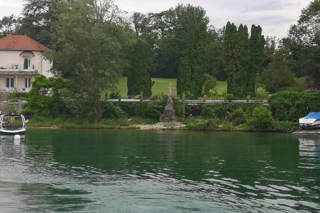 Le Portougais, Chalet A Chanaz, La Petite Venise Savoyarde Εξωτερικό φωτογραφία